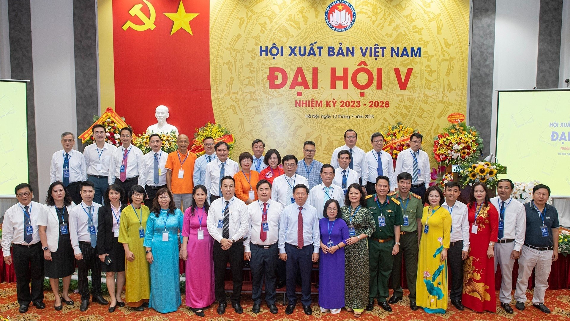 xuat ban Viet Nam anh 2