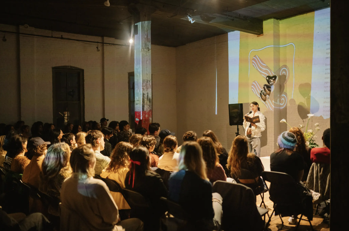 Chay ve cac su kien van chuong hinh anh