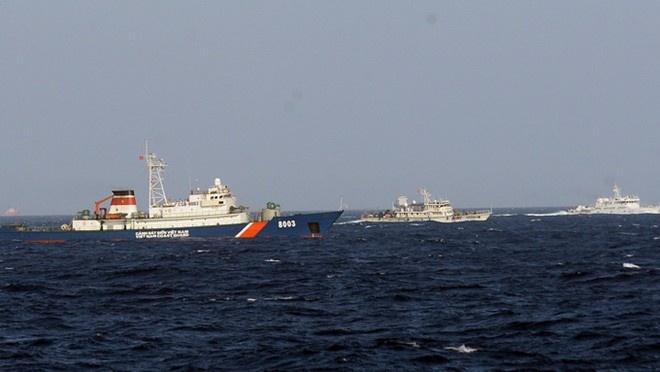 Trao qua Chu tich nuoc cho Canh sat bien va Kiem ngu hinh anh