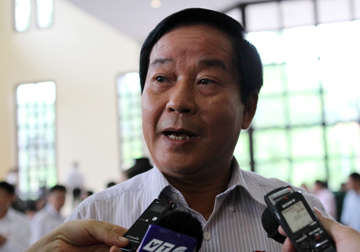 Ông Trần Văn Hằng trao đổi với báo chí sáng 26/5. Ảnh: Nguyễn Hưng.