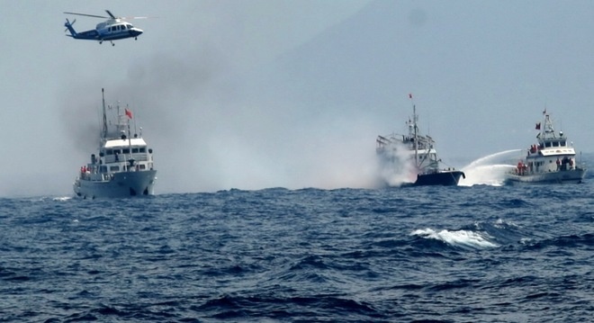 VTV toi 22/6: Tau TQ thuong xuyen ap sat tau Viet Nam hinh anh