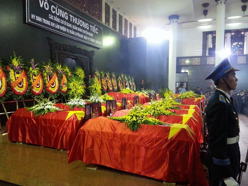 Linh cữu 18 chiến sĩ hi sinh. Ảnh: Mạnh Thắng.