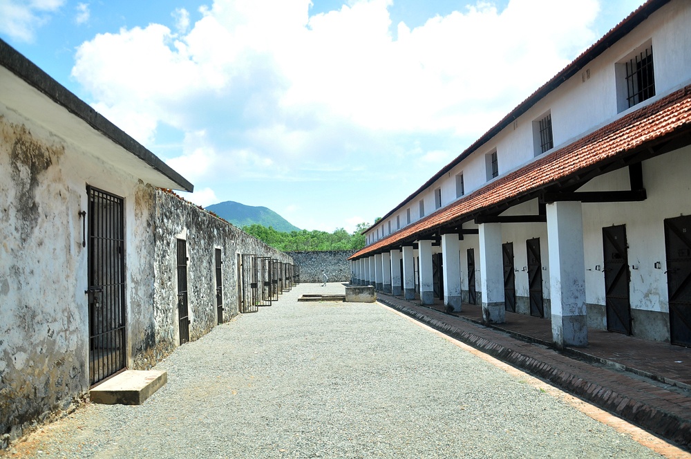 Nhà tù Côn Đảo