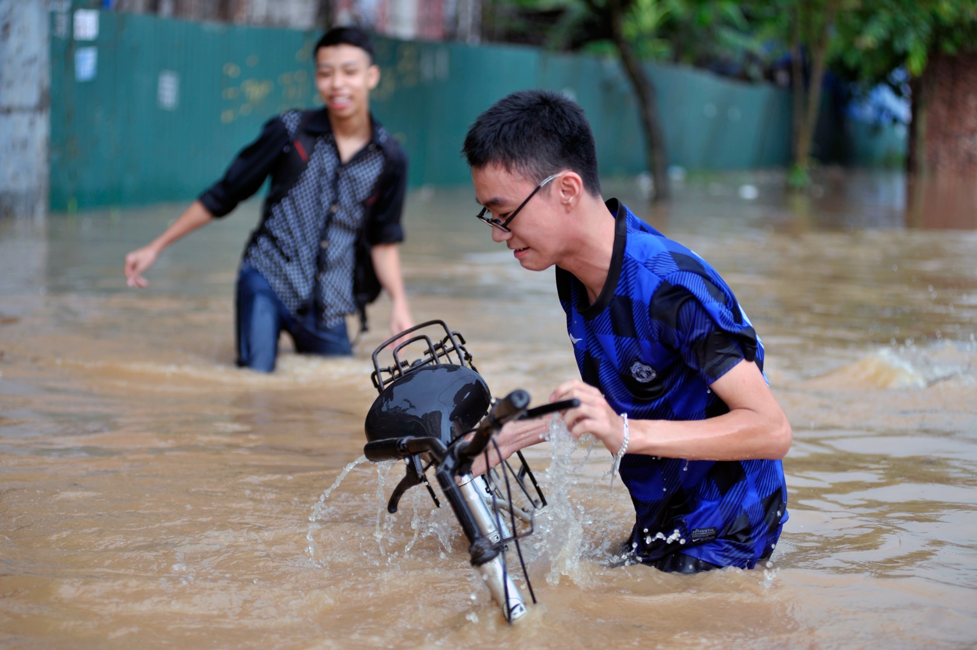 Khu do thi thanh 'ho nuoc' menh mong sau mua lon hinh anh