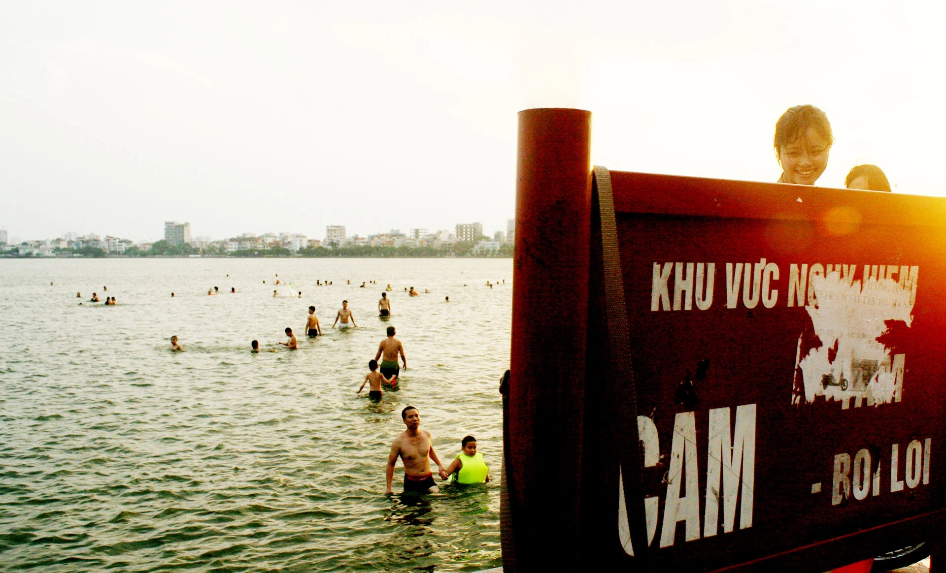 Biển báo vô dụng