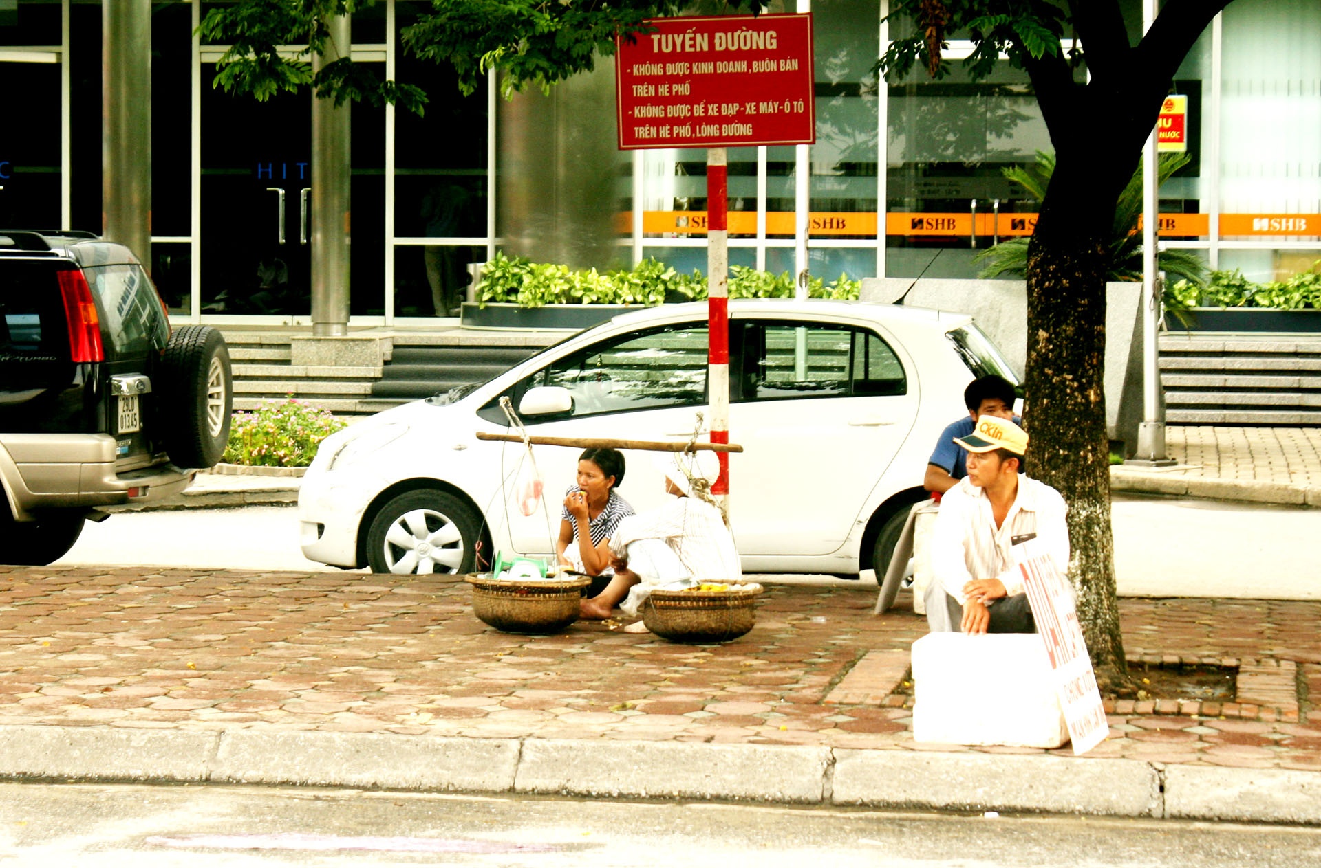 Biển báo vô dụng