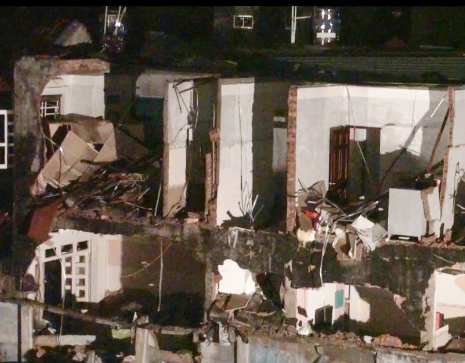 Khoi bay mu mit sau vu no lon tai Sai Gon hinh anh