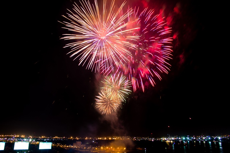 Ha Noi, TP HCM long lay phao hoa mung nam moi hinh anh