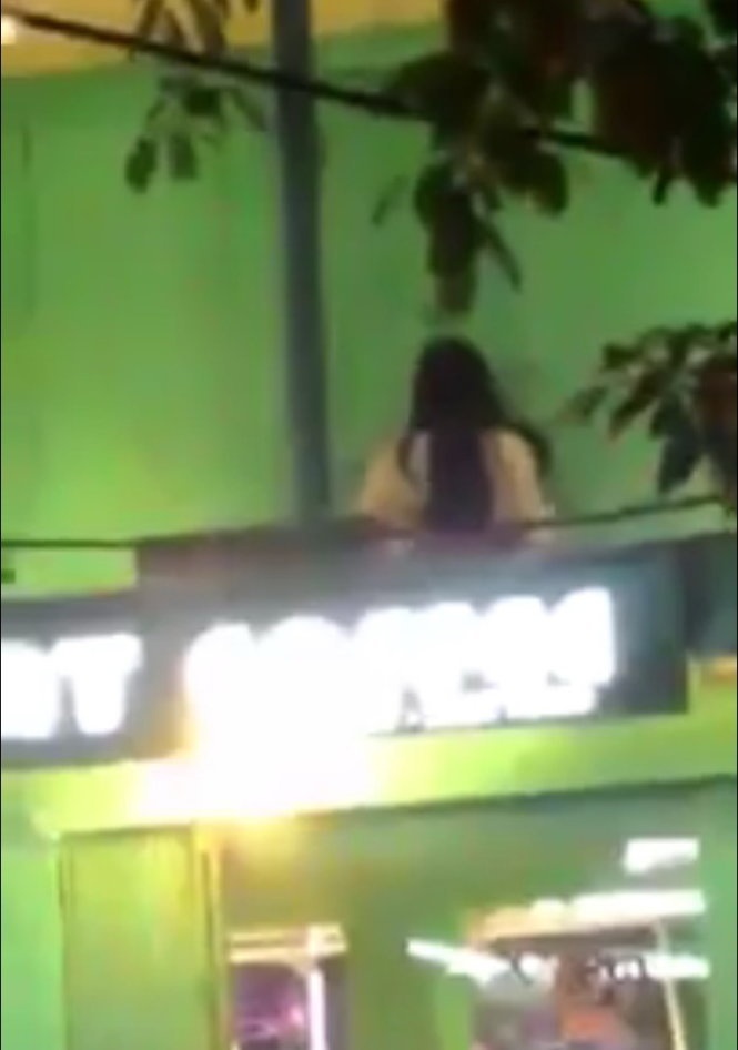 Hình cắt từ clip.