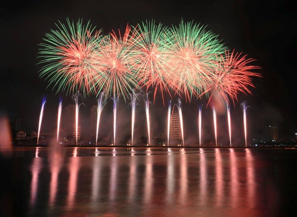 Phan trinh dien cua a quan DIFC 2015 Ba Lan hinh anh