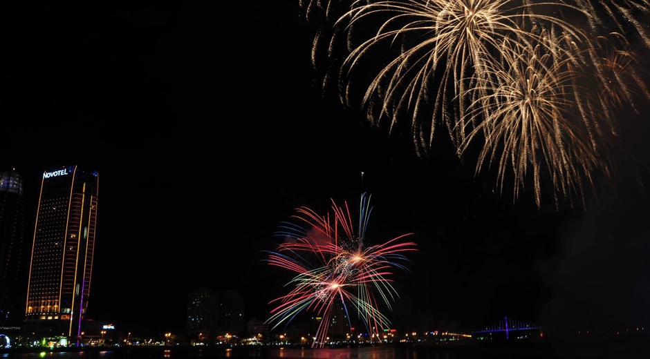 Phao hoa khoe sac khap 3 mien toi 2/9 hinh anh