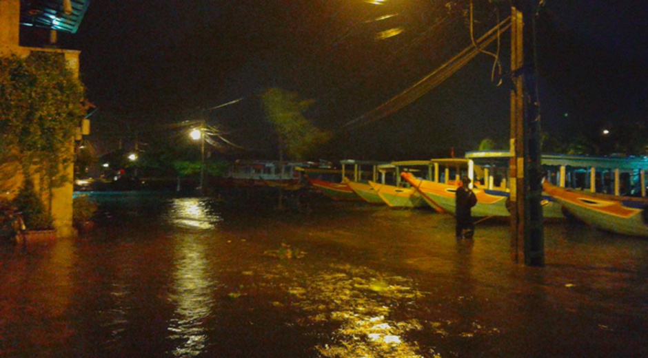 Bao Vam Co gay mua lon khap Trung va Bac Bo hinh anh