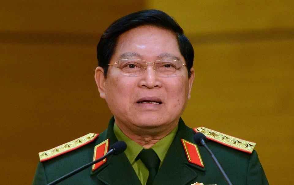 Dai tuong Ngo Xuan Lich: 'Khong de roi vao bay cua nuoc lon' hinh anh