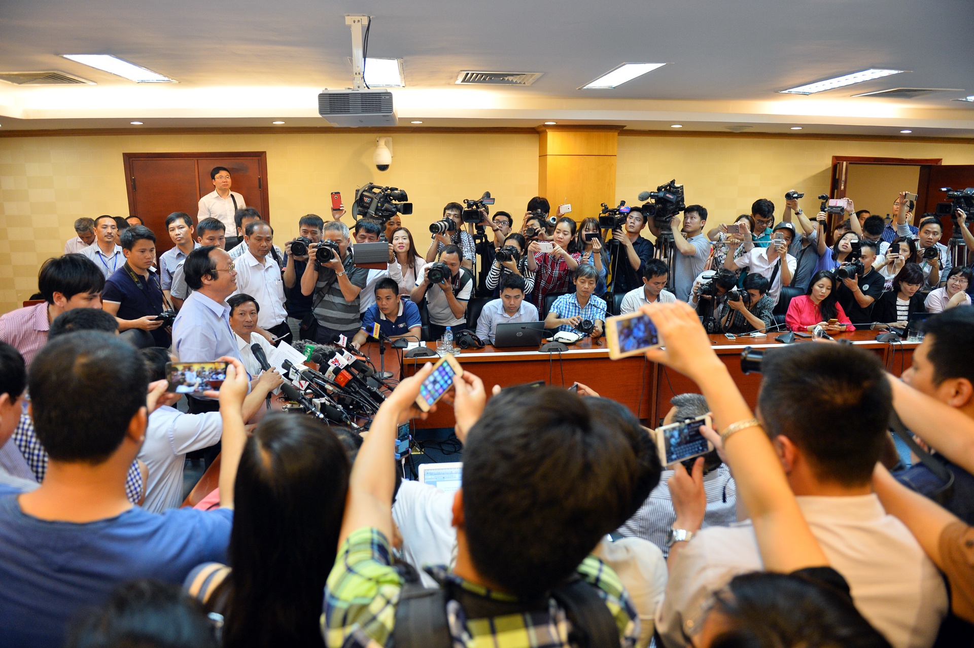 họp báo nguyên nhân cá chết hàng loạt ảnh 2 hop bao nguyen nhan ca chet hang loat anh 2