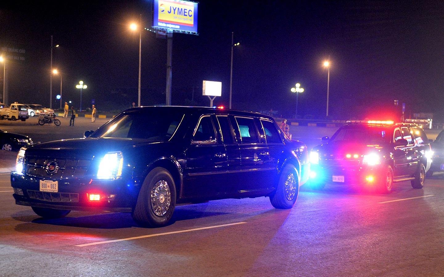 Doan xe dac chung don Tong thong Obama tai Ha Noi hinh anh