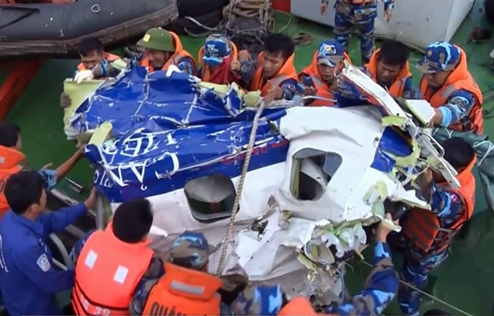 May bay CASA cho 9 nguoi roi do thoi tiet xau bat thuong hinh anh