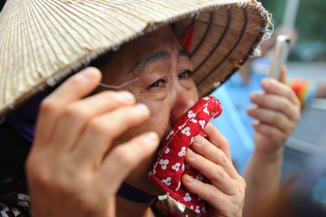 Le vieng dam nuoc mat o que nha phi cong Tran Quang Khai hinh anh