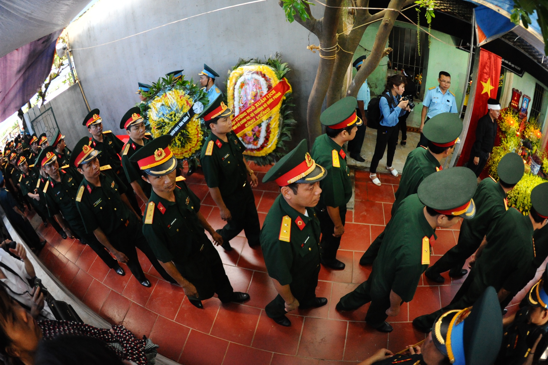 phi cong tran quang khai anh 12