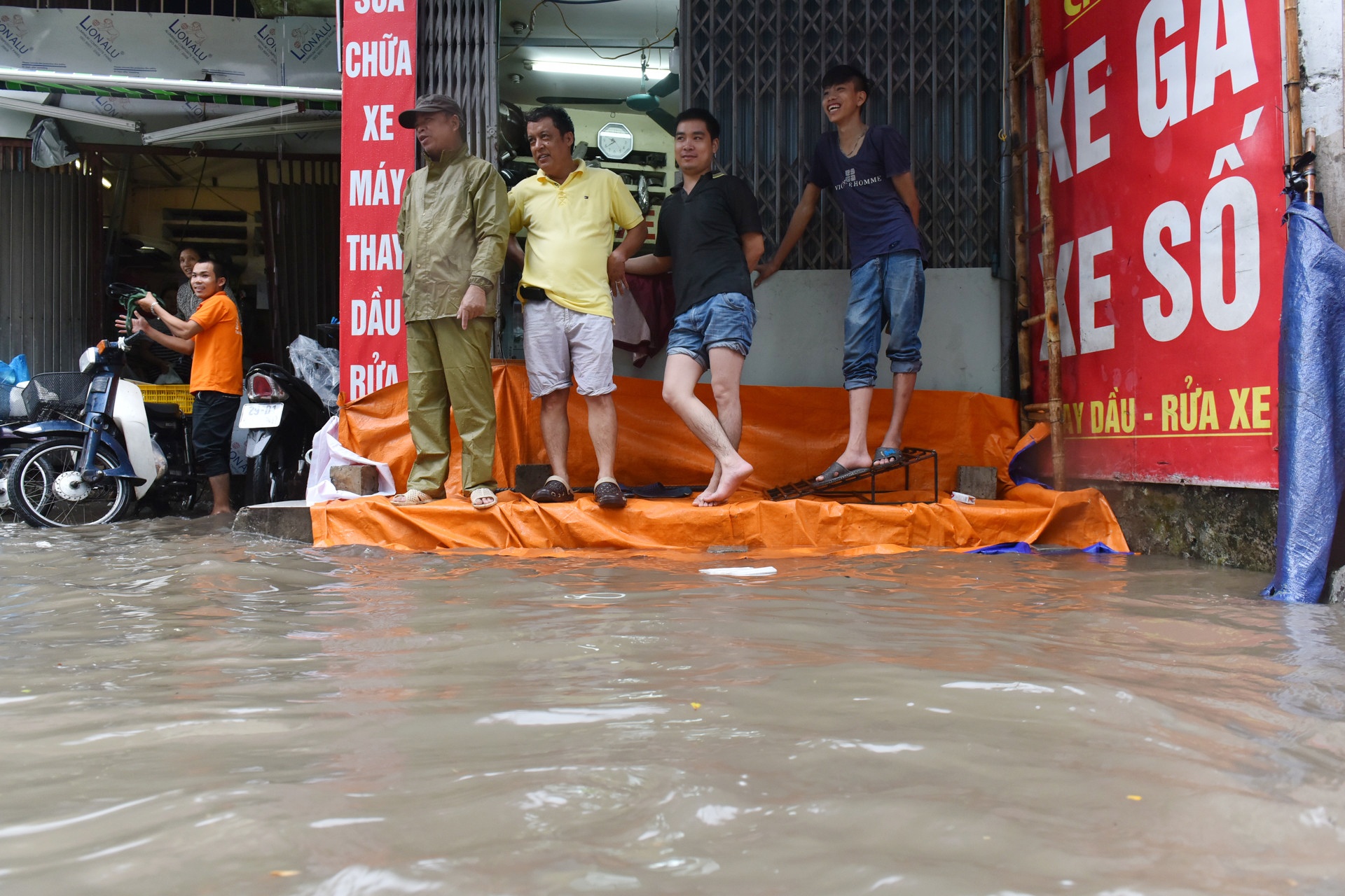 ha Noi mua lon anh 8