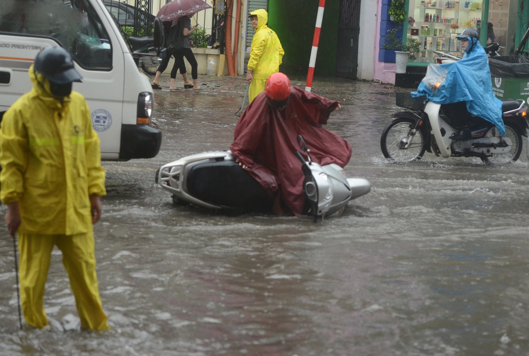 ha Noi mua lon anh 14