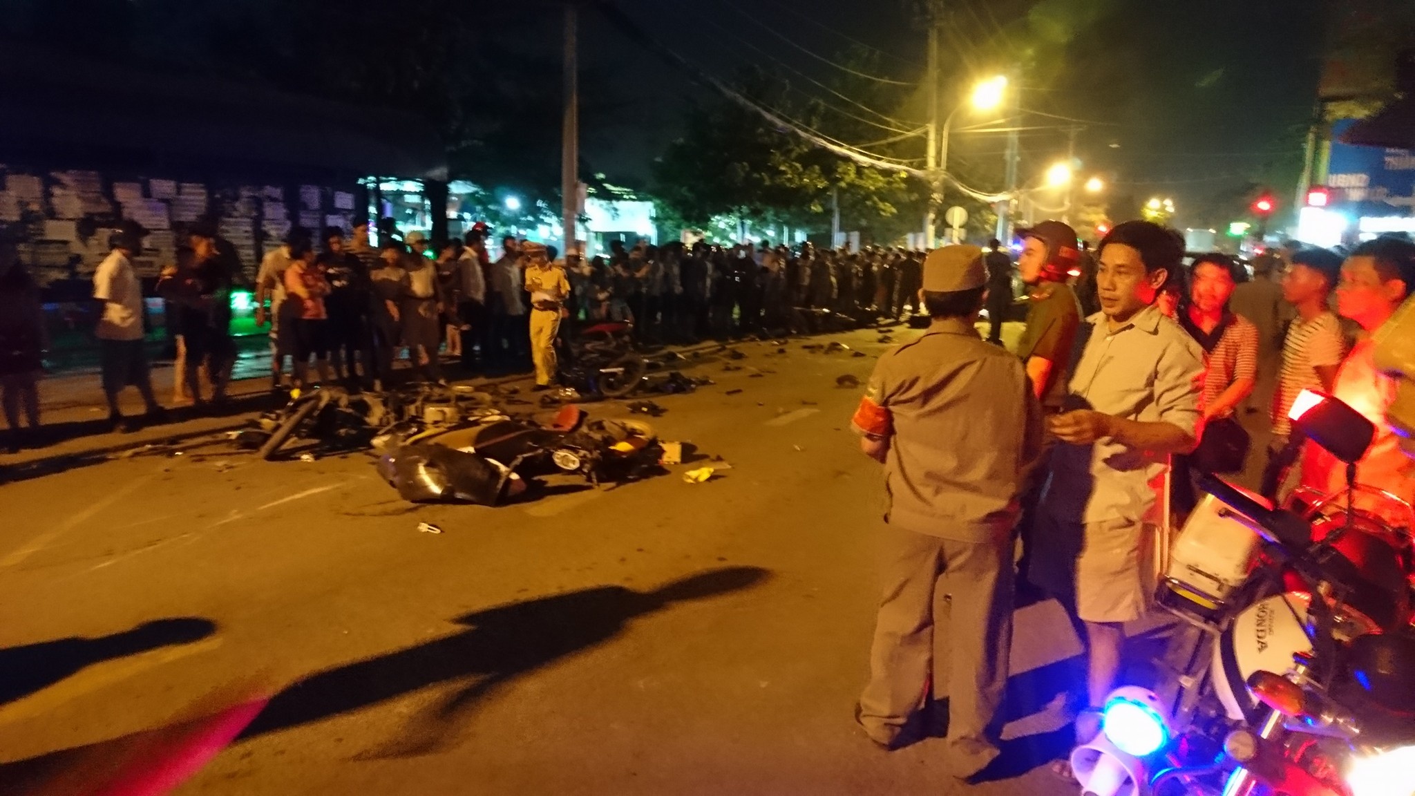 tai nạn liên hoàn ở Sài Gòn ảnh 1 tai nan lien hoan o Sai Gon anh 1