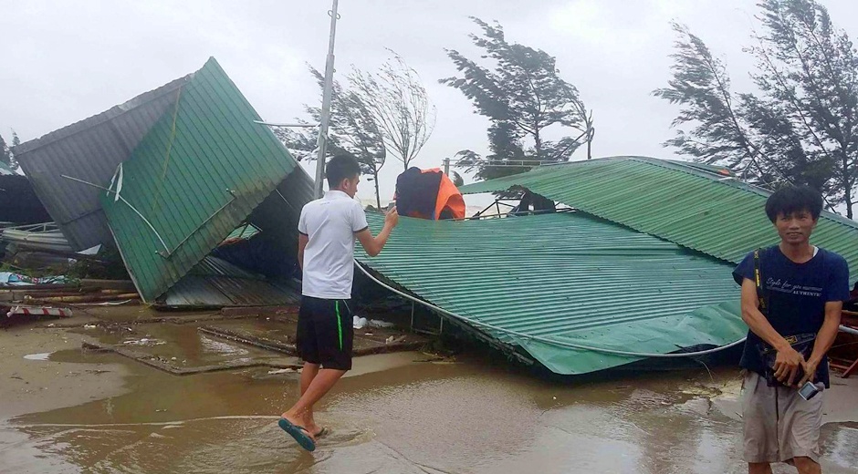 Loc xoay giat sap hang loat nha o Cua Hoi hinh anh