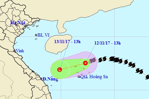 Bao so 13 suy yeu tren Bien Dong hinh anh