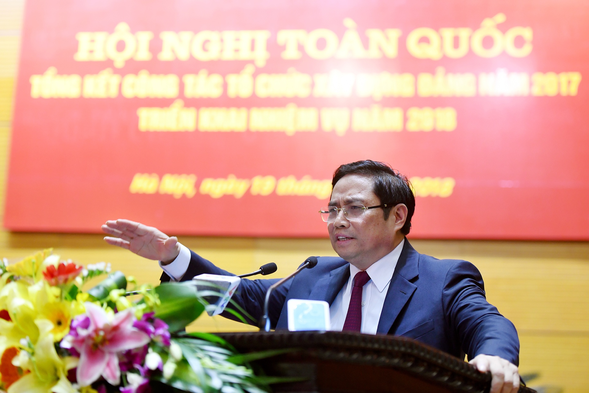 Truong ban To chuc Trung uong anh 1