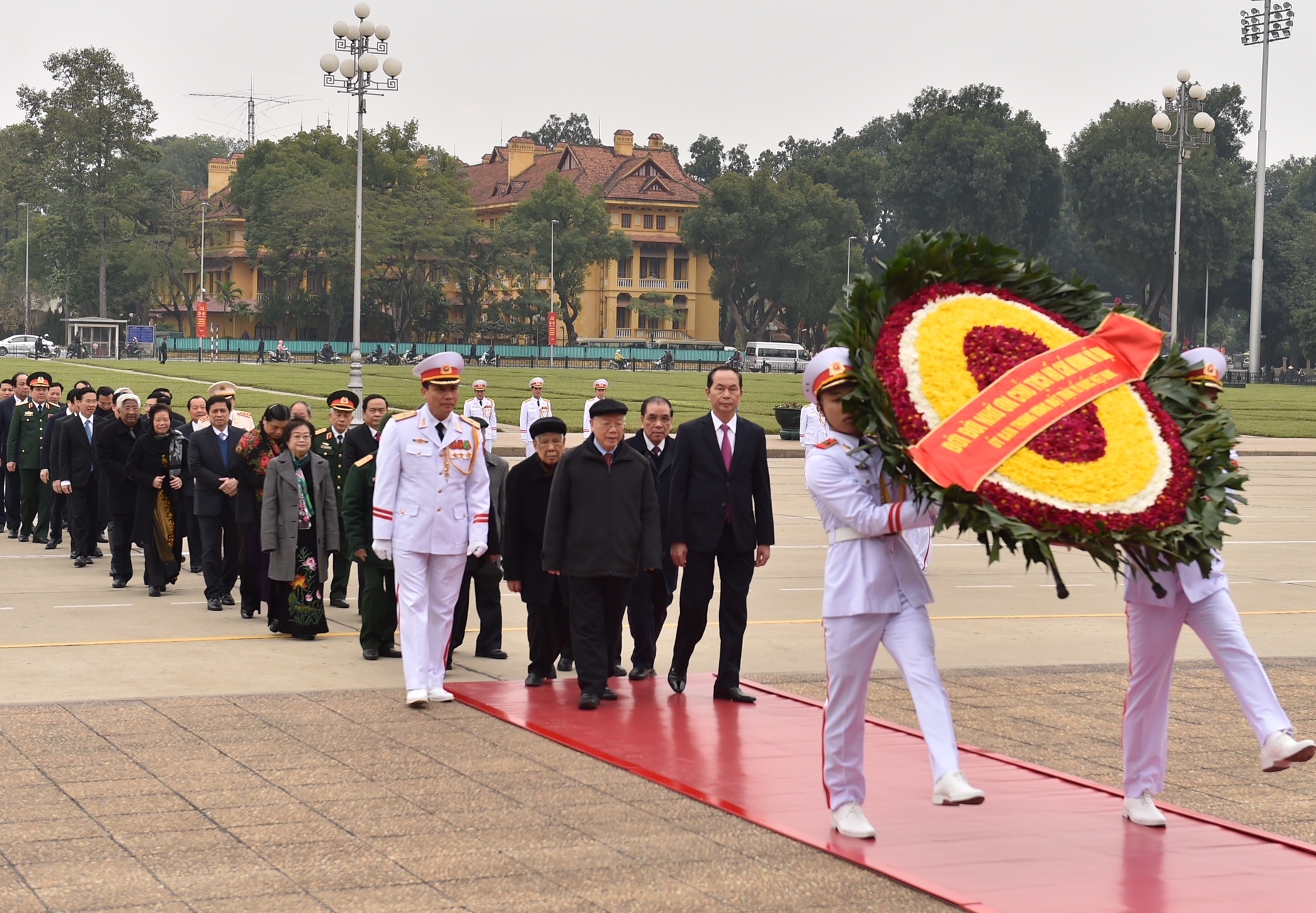 Lanh dao Dang, Nha nuoc vao lang vieng Chu tich Ho Chi Minh hinh anh