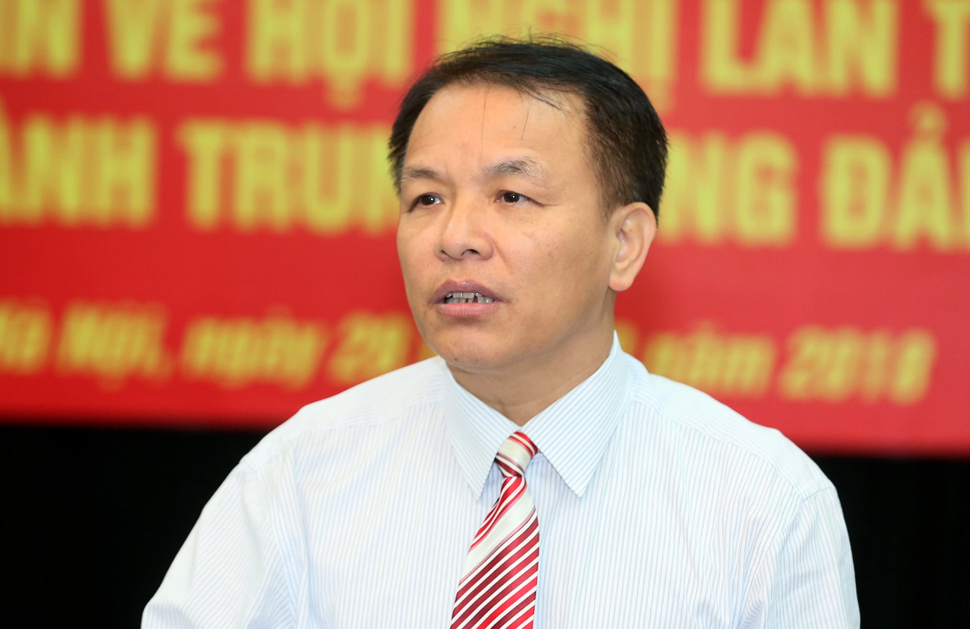 Hoi nghi trung uong 8 anh 1