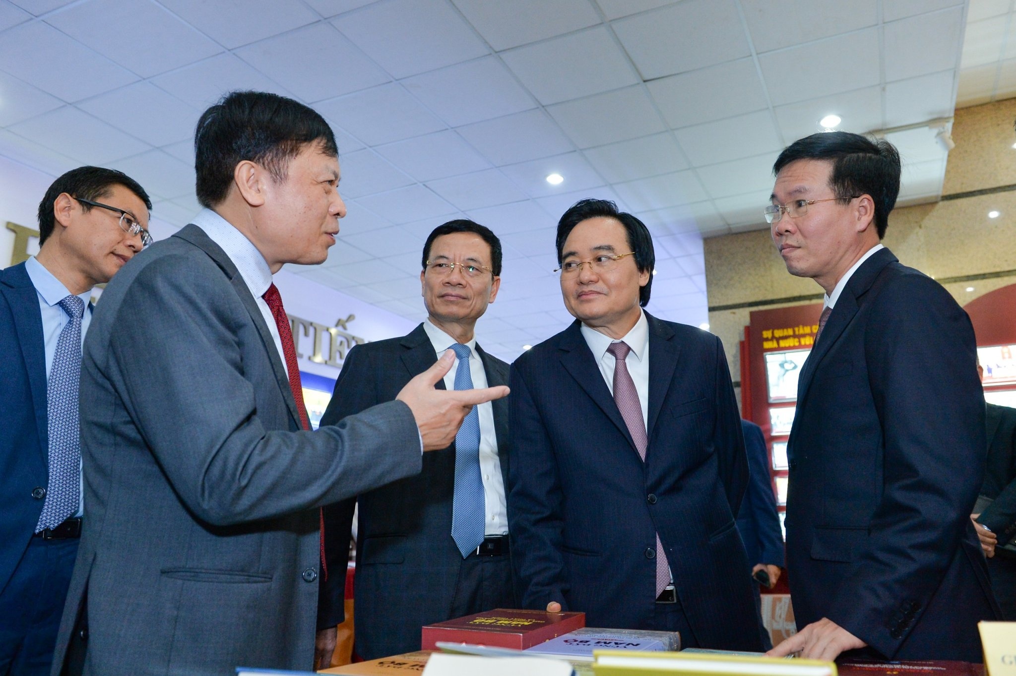 Tong ket Giai thuong Sach Quoc gia anh 1