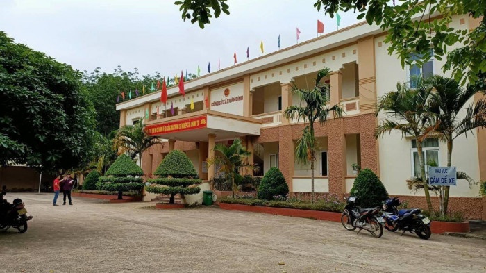 Ky luat hang loat can bo xa o Thanh Hoa vi bo nhiem so di du lich hinh anh