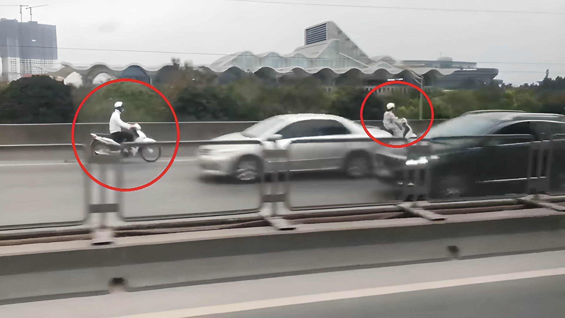 Noi thong kho 'nguoi di dung phai den nguoi di sai' anh 2