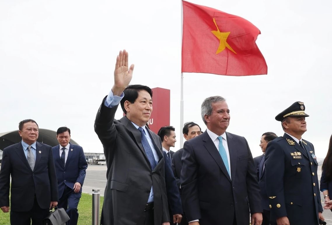 Chu tich nuoc bat dau tham chinh thuc Peru va du Tuan le Cap cao APEC hinh anh