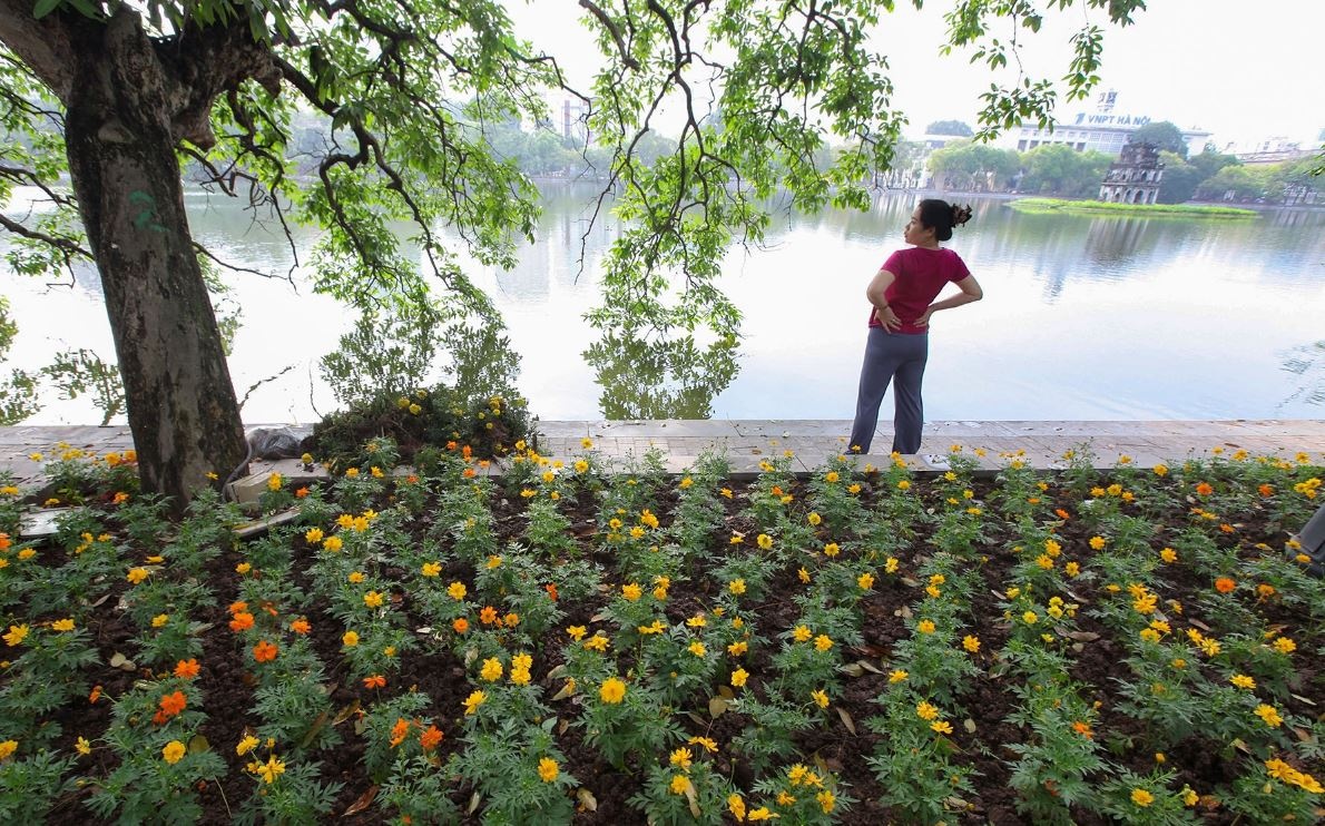 Thoi tiet 13/11: Ha Noi nang hanh, mien Trung mua giam hinh anh