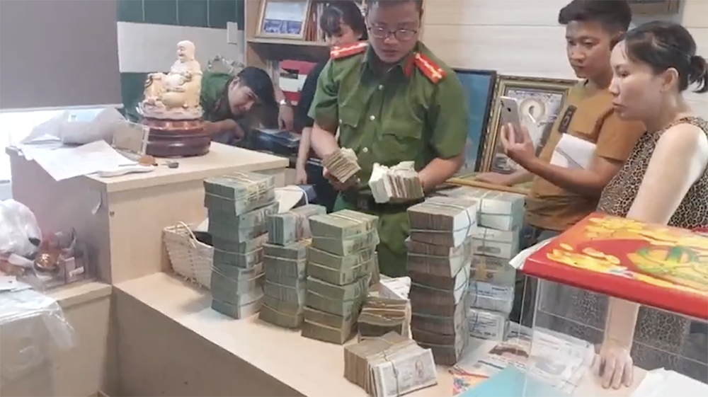 Duong day rua tien,  Yen Sao Kingfood,  Tiem vang Duc Long anh 4