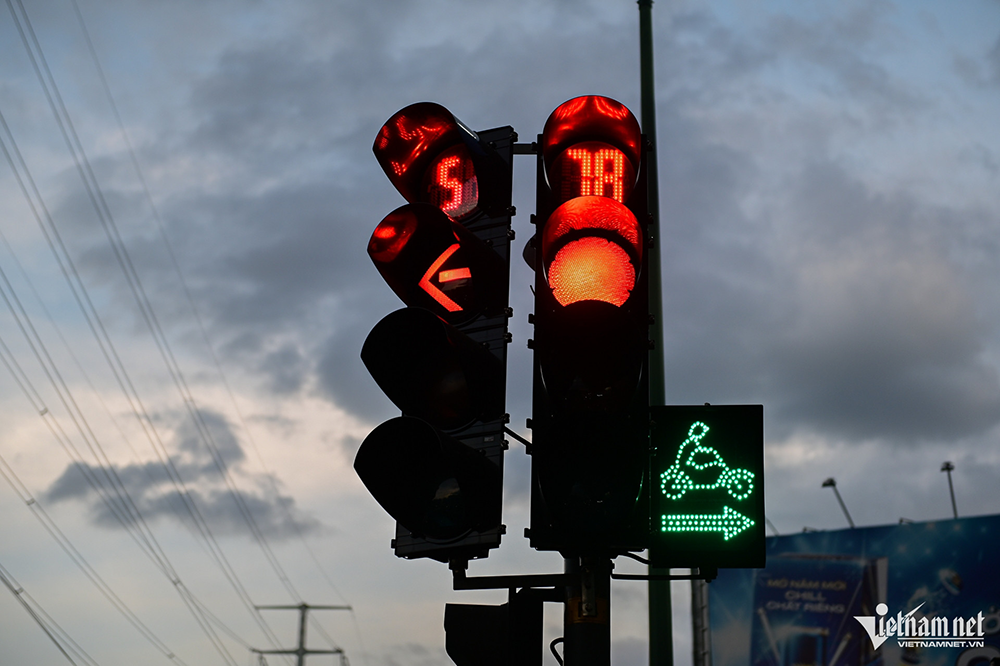 Den giao thong TP.HCM anh 1