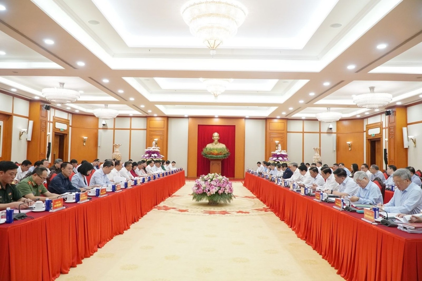 Bui Thi Minh Hoai,  To Lam anh 11