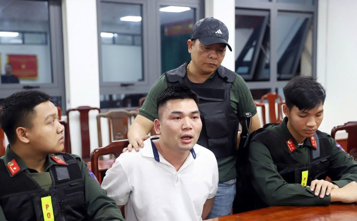 Phut nghet tho truy bat hai doi tuong buon ma tuy o Quang Ninh hinh anh