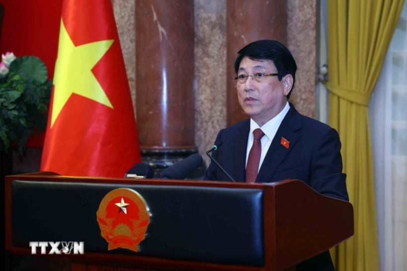 Chu tich nuoc trao quyet dinh bo nhiem Pho thu tuong va Bo truong hinh anh