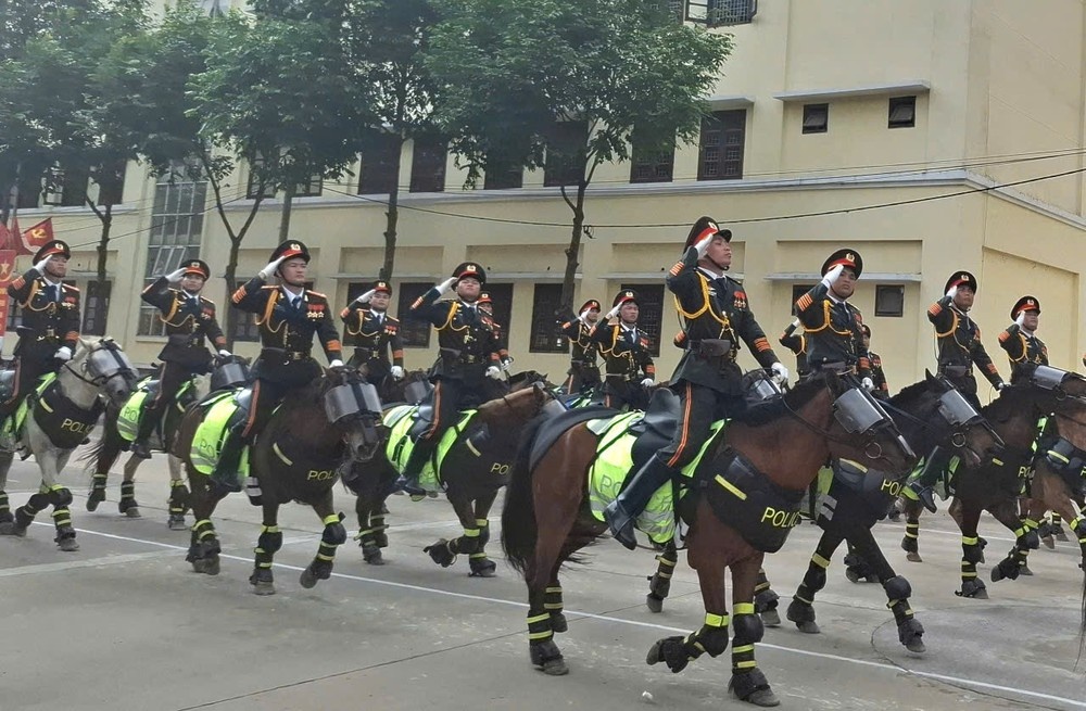 Ky binh hop luyen 30/4 anh 1