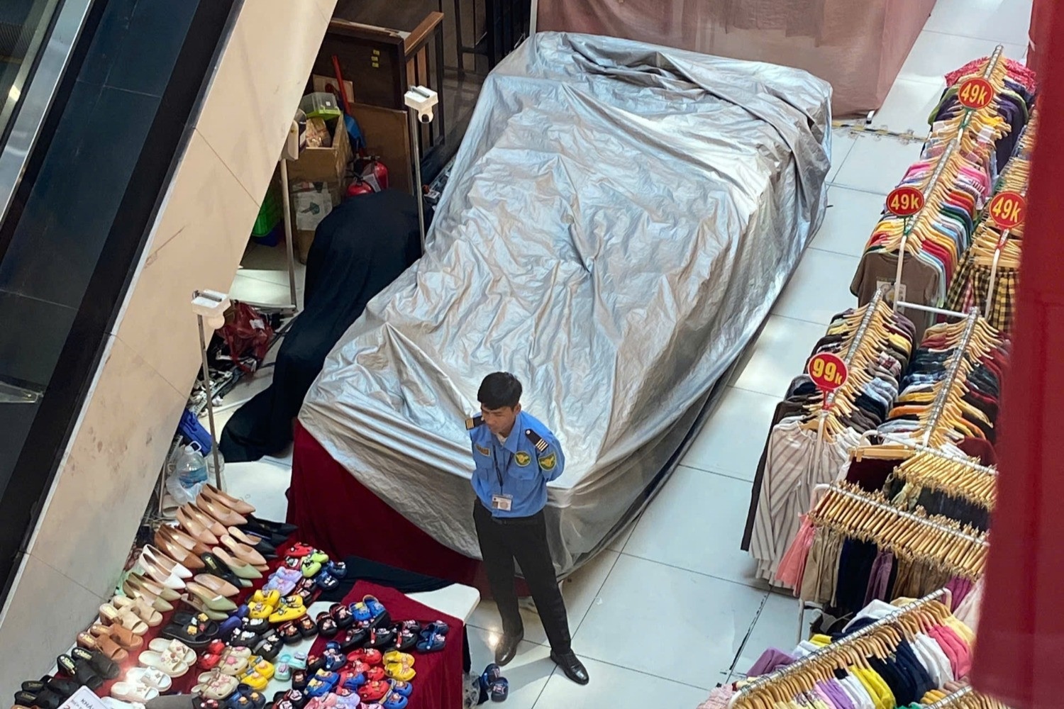 Nhay lau Van Hanh Mall anh 4