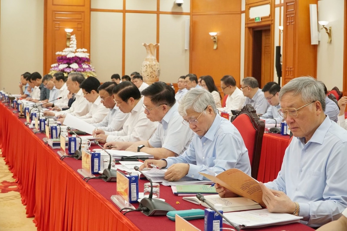 Bui Thi Minh Hoai,  To Lam anh 4