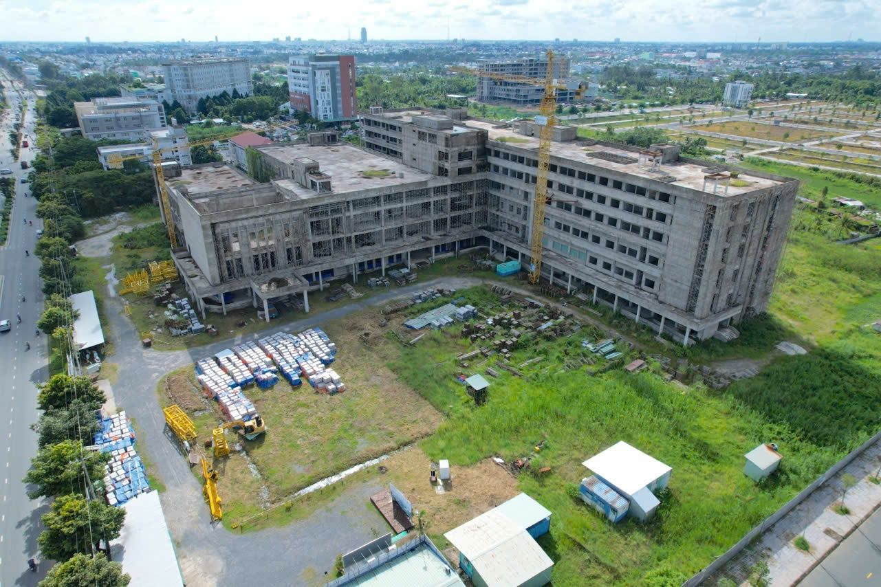 Thong tin moi nhat ve benh vien nghin ty 8 nam chua xong o Can Tho hinh anh