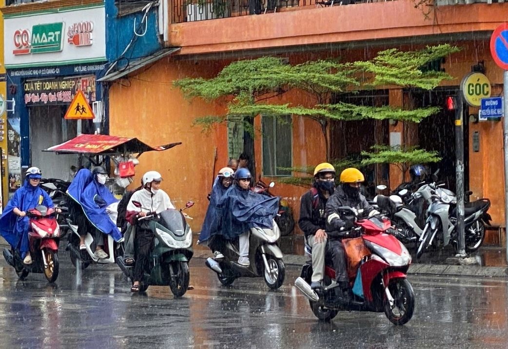 TP.HCM tiep tuc nang nong, sap mua trai mua hinh anh