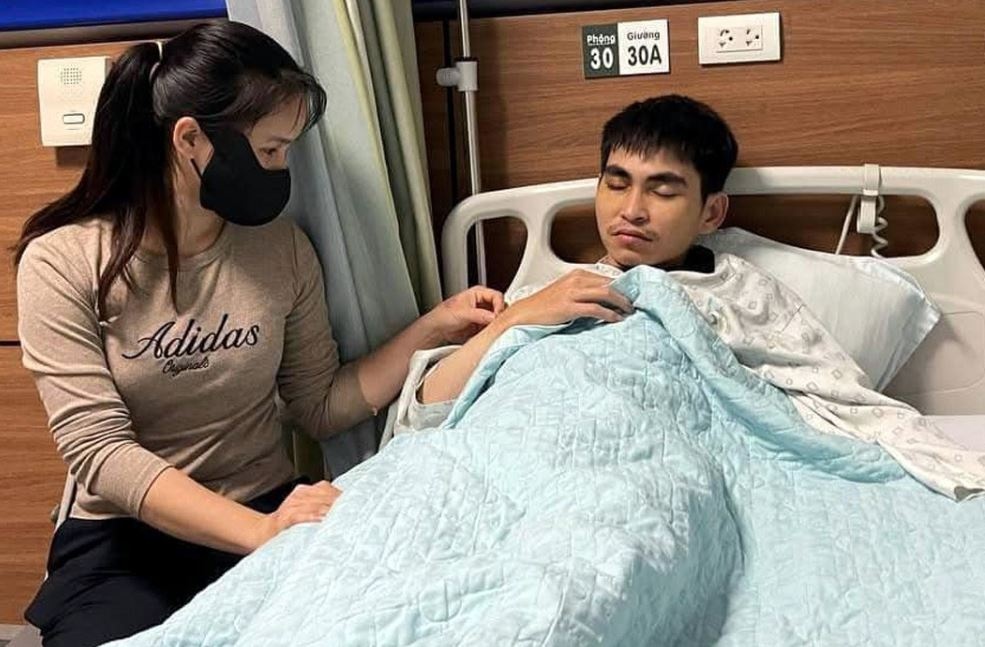 Tam su cua vo shipper bi tai xe Lexus hanh hung hinh anh