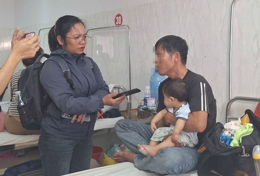 Su that vu nguoi dan ong dang bai cau cuu nghi con bi bao hanh hinh anh