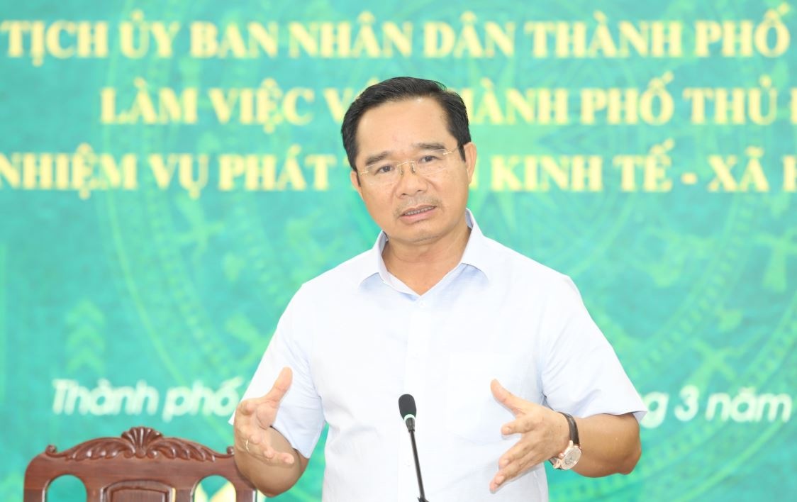 Phan cong cong tac Chu tich, Pho chu tich UBND TP.HCM hinh anh