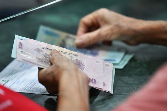 Di lam nhan luong cao, ve gia luong huu khong du song hinh anh