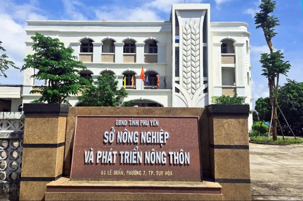 Mot so o Phu Yen co 118 can bo xin nghi truoc tuoi va thoi viec hinh anh